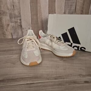 Women's Adidas Sneaker Run 70's 2.0 Size 6 W/2nd pair laces